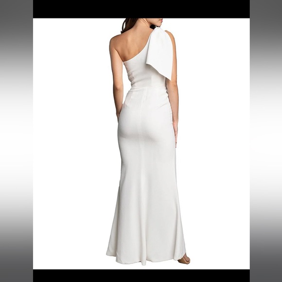 NWOT Dress the Population white Asymmetrical Sleeveless Bow Shoulder Maxi Dress - Picture 4 of 10